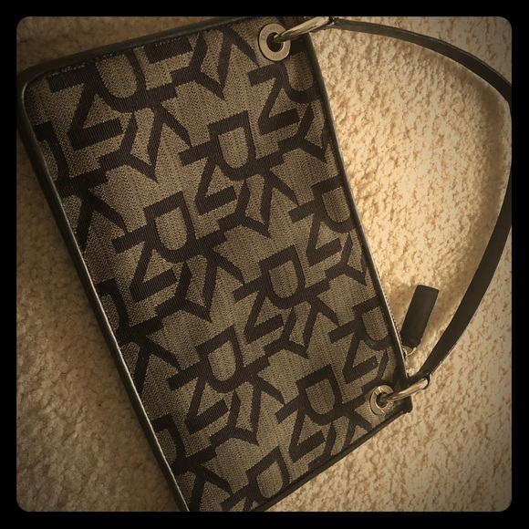 Beautiful DKNY canvas clutch perfect condition - Picture 1 of 4